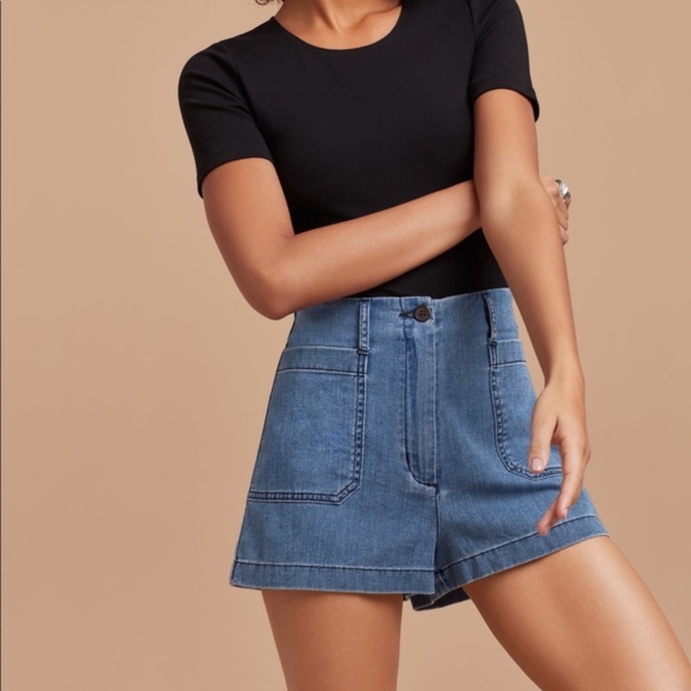 Aritzia Wilfred Free Nave Shorts High Rise